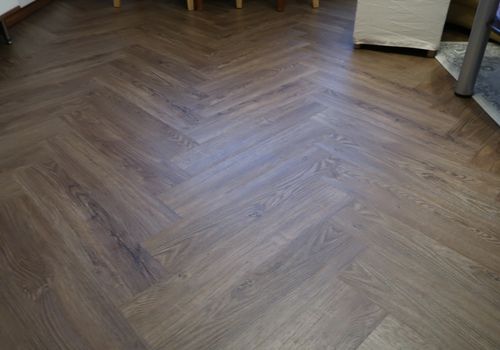 Vinylová podlaha BUKOMA HERRINGBONE U-CLICK Dub Všechovický